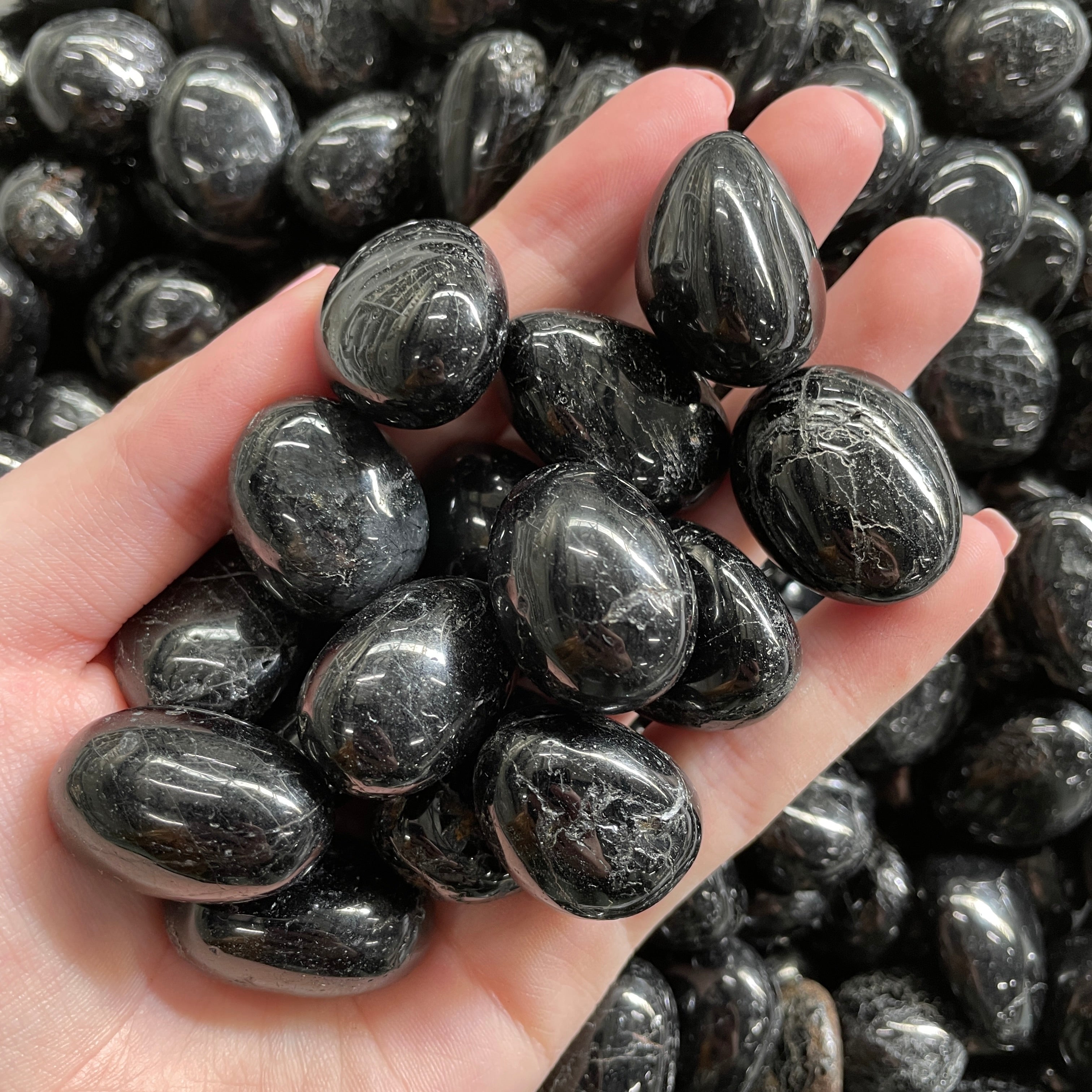 Black Tourmaline - Q1/A - Tumbled - (50 - 70 pcs) 1 KG Black Tourmaline - Q1/A - Tumbled - (50 - 70 pcs) 1 KG